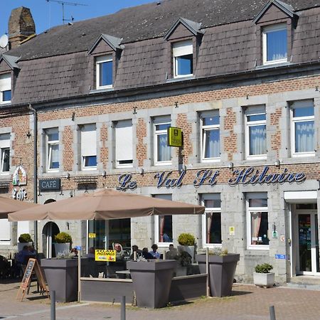 Hotel Val Saint Hilaire Givet Exteriör bild